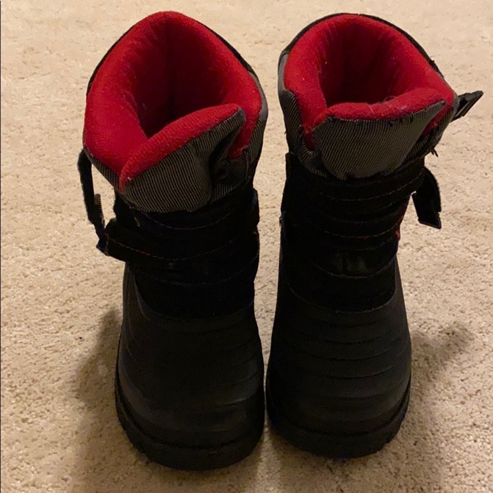 Boys Snow boots size 11M